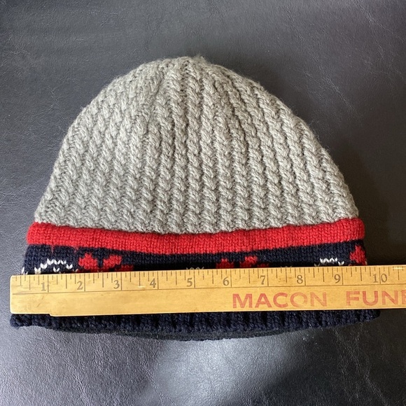 Turtle Fur Wool Knit Beanie Hat, Gray & Black with Red Design. OSFA. - Picture 7 of 9